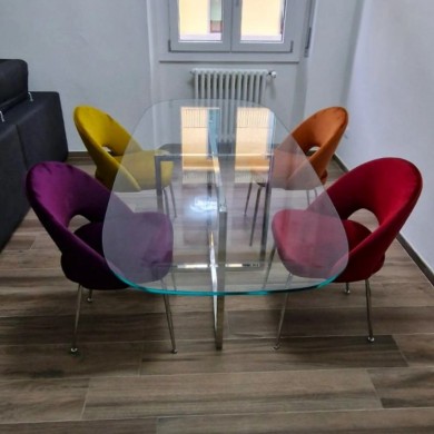 EXECUTIVE chair with metal legs in velvet in various colours